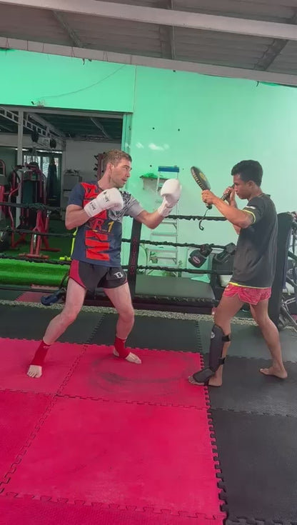 MUAY THAI (JOM)